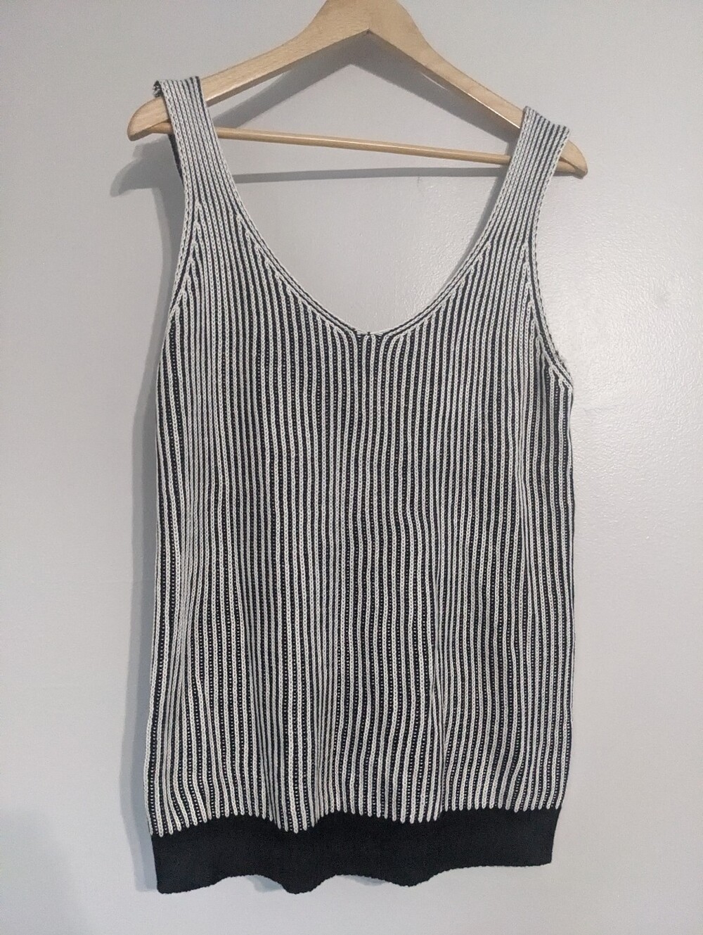 Grand Beach Tank Top Knit Women's XL Black White Sleeveless Layer NWOT Acrylic